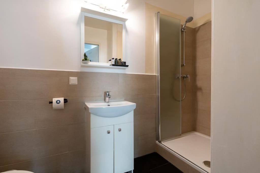Sleek Studio By City Center By Hm Bécs Kültér fotó